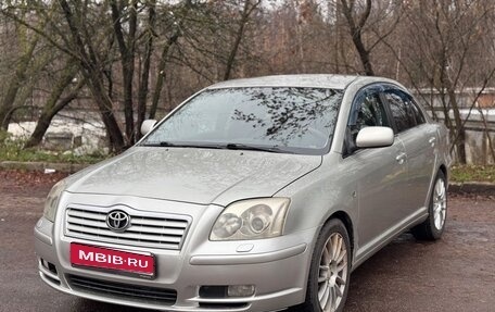 Toyota Avensis III рестайлинг, 2004 год, 600 000 рублей, 1 фотография