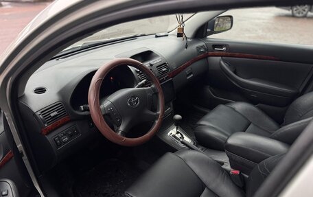 Toyota Avensis III рестайлинг, 2004 год, 600 000 рублей, 7 фотография