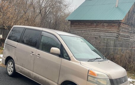 Toyota Voxy II, 2003 год, 800 000 рублей, 2 фотография