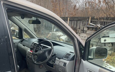 Toyota Voxy II, 2003 год, 800 000 рублей, 8 фотография