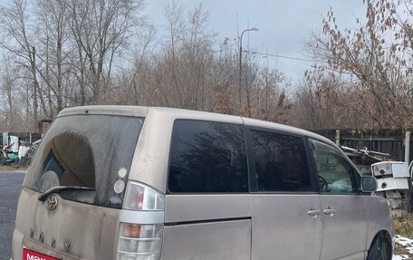 Toyota Voxy II, 2003 год, 800 000 рублей, 7 фотография