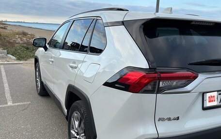 Toyota RAV4, 2021 год, 4 300 000 рублей, 8 фотография