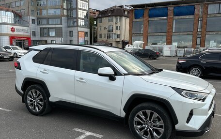 Toyota RAV4, 2021 год, 4 300 000 рублей, 5 фотография