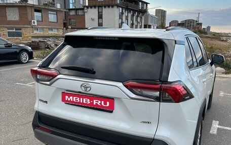 Toyota RAV4, 2021 год, 4 300 000 рублей, 6 фотография