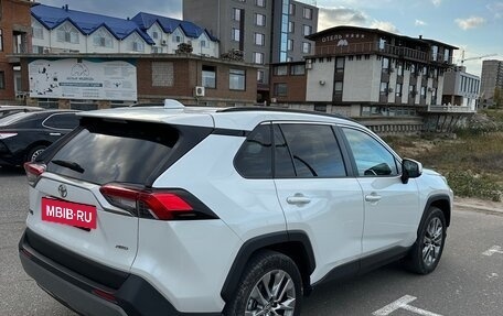 Toyota RAV4, 2021 год, 4 300 000 рублей, 7 фотография