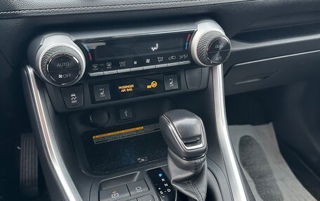 Toyota RAV4, 2021 год, 4 300 000 рублей, 16 фотография