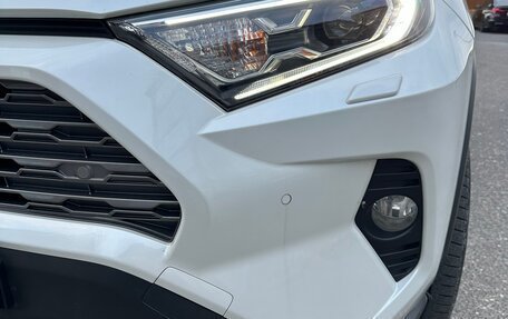 Toyota RAV4, 2021 год, 4 300 000 рублей, 26 фотография