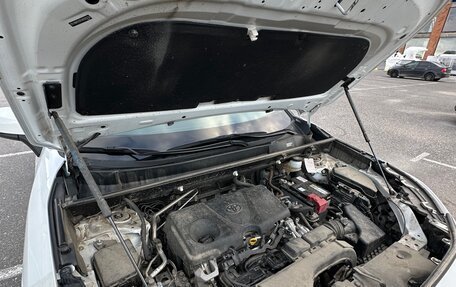 Toyota RAV4, 2021 год, 4 300 000 рублей, 22 фотография