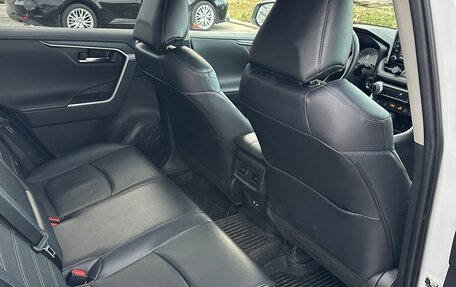 Toyota RAV4, 2021 год, 4 300 000 рублей, 20 фотография