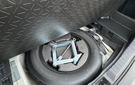 Toyota RAV4, 2021 год, 4 300 000 рублей, 23 фотография