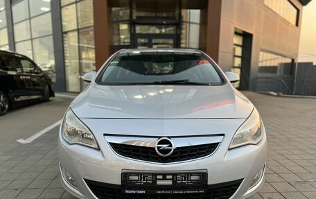 Opel Astra J, 2011 год, 730 000 рублей, 2 фотография