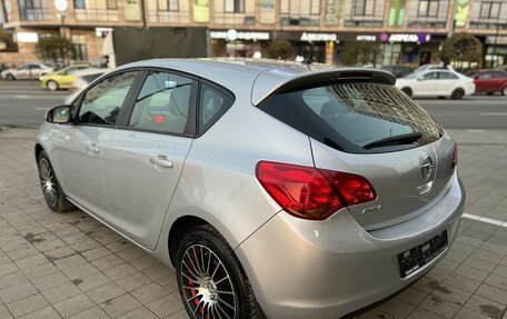 Opel Astra J, 2011 год, 730 000 рублей, 7 фотография