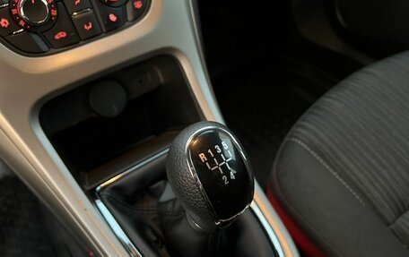 Opel Astra J, 2011 год, 730 000 рублей, 15 фотография