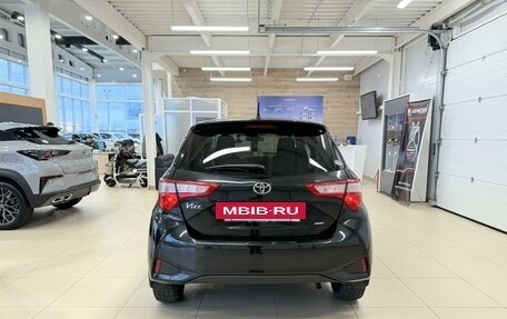 Toyota Vitz, 2019 год, 1 199 000 рублей, 5 фотография