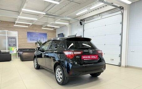 Toyota Vitz, 2019 год, 1 199 000 рублей, 4 фотография