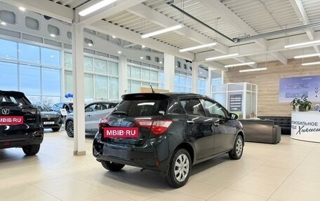 Toyota Vitz, 2019 год, 1 199 000 рублей, 6 фотография