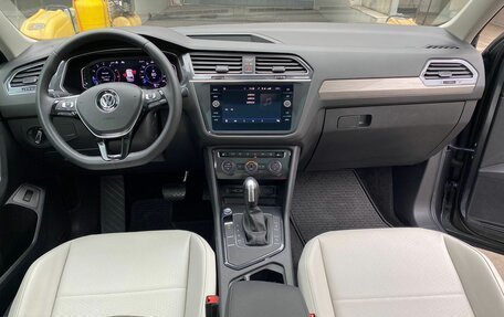 Volkswagen Tiguan II, 2019 год, 2 550 000 рублей, 5 фотография