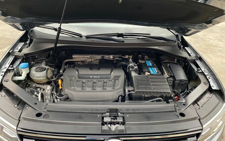 Volkswagen Tiguan II, 2019 год, 2 550 000 рублей, 10 фотография