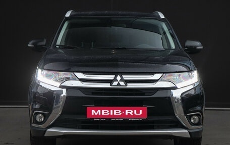 Mitsubishi Outlander III рестайлинг 3, 2018 год, 1 945 000 рублей, 2 фотография