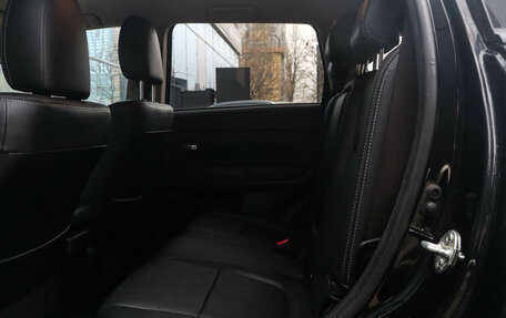 Mitsubishi Outlander III рестайлинг 3, 2018 год, 1 945 000 рублей, 10 фотография