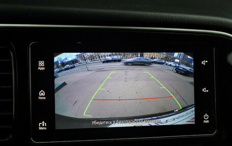 Mitsubishi Outlander III рестайлинг 3, 2018 год, 1 945 000 рублей, 12 фотография