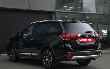 Mitsubishi Outlander III рестайлинг 3, 2018 год, 1 945 000 рублей, 7 фотография