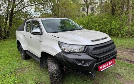 Toyota Hilux VIII, 2022 год, 7 500 000 рублей, 5 фотография