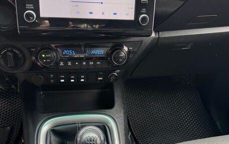 Toyota Hilux VIII, 2022 год, 7 500 000 рублей, 14 фотография