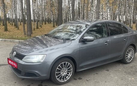 Volkswagen Jetta VI, 2013 год, 1 300 000 рублей, 1 фотография