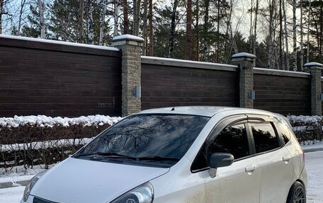 Honda Fit III, 2001 год, 450 000 рублей, 1 фотография