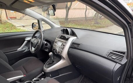 Toyota Verso I, 2011 год, 1 300 000 рублей, 3 фотография