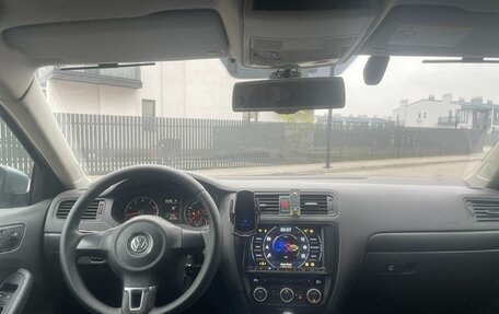 Volkswagen Jetta VI, 2013 год, 1 300 000 рублей, 13 фотография