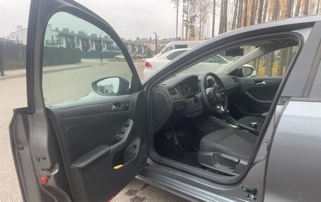 Volkswagen Jetta VI, 2013 год, 1 300 000 рублей, 12 фотография