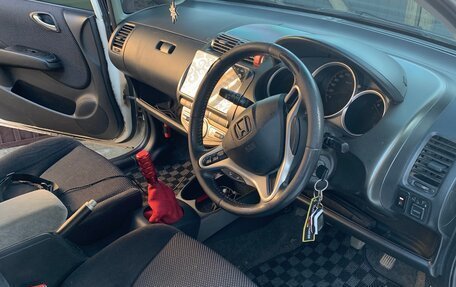 Honda Fit III, 2001 год, 450 000 рублей, 10 фотография