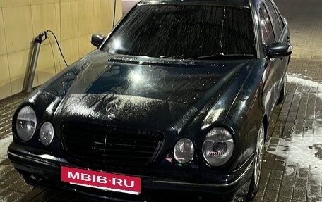 Mercedes-Benz E-Класс, 2001 год, 350 000 рублей, 3 фотография