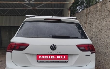 Volkswagen Tiguan II, 2021 год, 3 800 000 рублей, 5 фотография