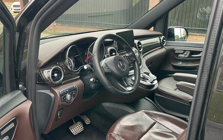 Mercedes-Benz V-Класс, 2017 год, 4 300 000 рублей, 7 фотография