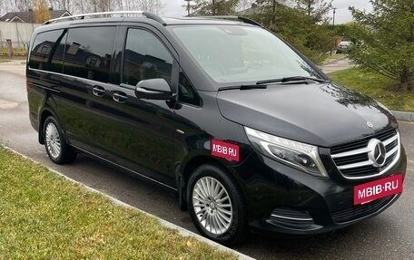 Mercedes-Benz V-Класс, 2017 год, 4 300 000 рублей, 3 фотография