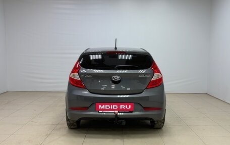 Hyundai Solaris II рестайлинг, 2015 год, 860 000 рублей, 5 фотография