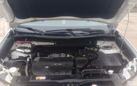 Mitsubishi Outlander III рестайлинг 3, 2020 год, 2 200 000 рублей, 12 фотография