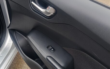 Hyundai Solaris II рестайлинг, 2019 год, 1 300 000 рублей, 12 фотография