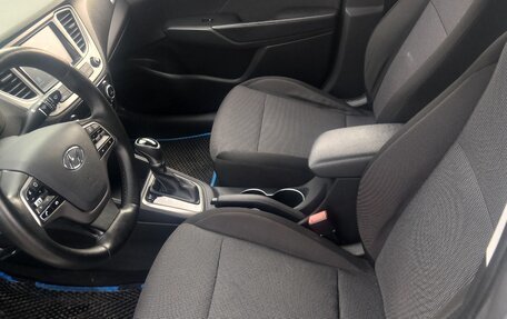 Hyundai Solaris II рестайлинг, 2019 год, 1 300 000 рублей, 6 фотография