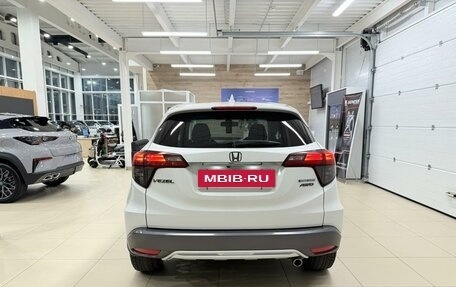 Honda Vezel, 2018 год, 1 999 000 рублей, 5 фотография