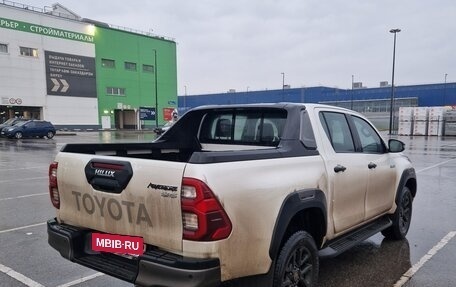 Toyota Hilux VIII, 2022 год, 2 500 000 рублей, 2 фотография