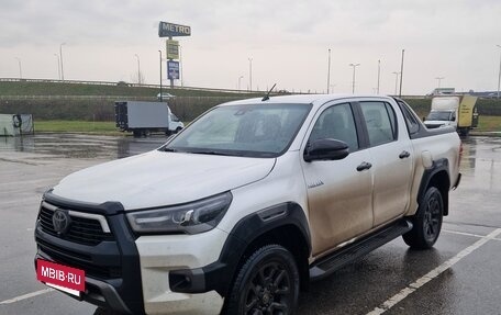 Toyota Hilux VIII, 2022 год, 2 500 000 рублей, 4 фотография