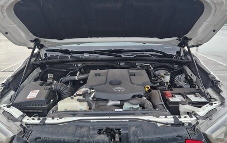 Toyota Hilux VIII, 2022 год, 2 500 000 рублей, 8 фотография