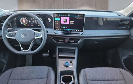 Volkswagen Tiguan, 2025 год, 5 000 000 рублей, 8 фотография