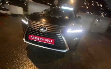 Lexus RX IV рестайлинг, 2019 год, 3 900 000 рублей, 2 фотография