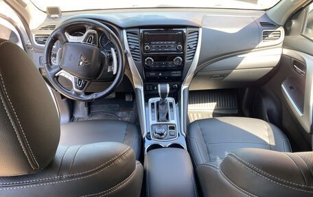 Mitsubishi Pajero Sport III рестайлинг, 2019 год, 2 900 000 рублей, 7 фотография