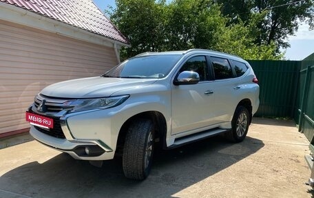 Mitsubishi Pajero Sport III рестайлинг, 2019 год, 2 900 000 рублей, 2 фотография